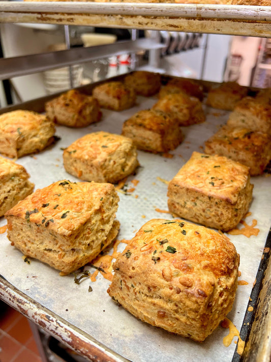 Biscuit with Cheddar & Herbs