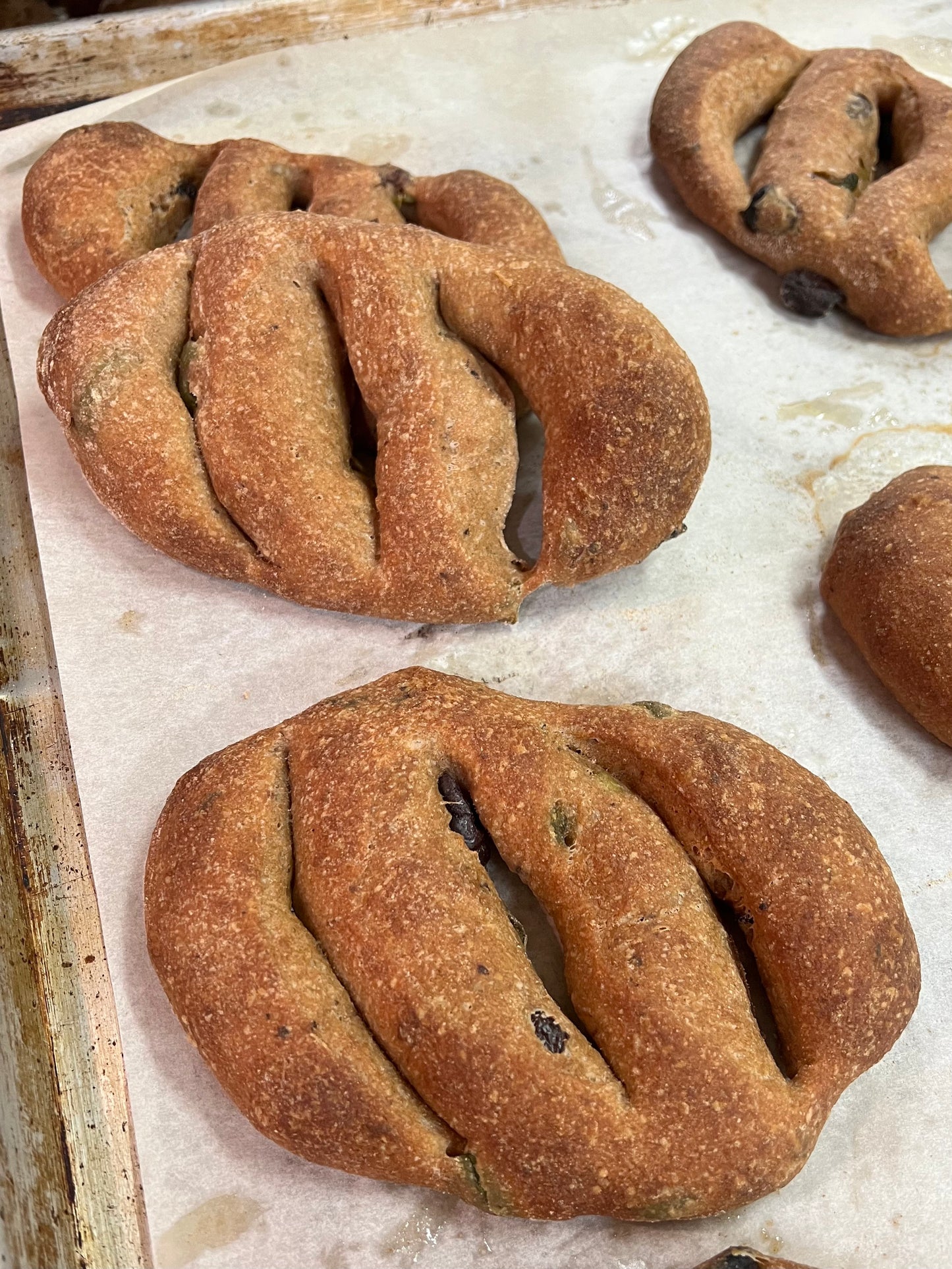 Vegan Fougasse w/ Caramelized Onions & Spicy Pepper